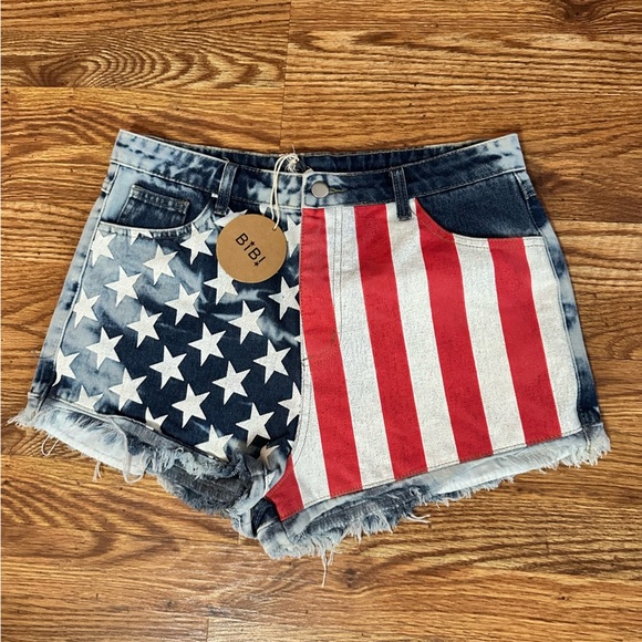 NWT BiBi US Flag Theme Bleached Denim Shorts, Large - Picture 3 of 9